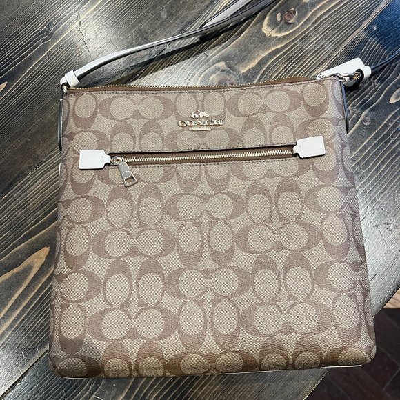 Coach Purse - Rowan File Bag In Signature Canvas - Like NEW! - Picture 2 of 9